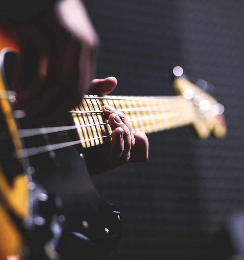 Bass lessons in Highton